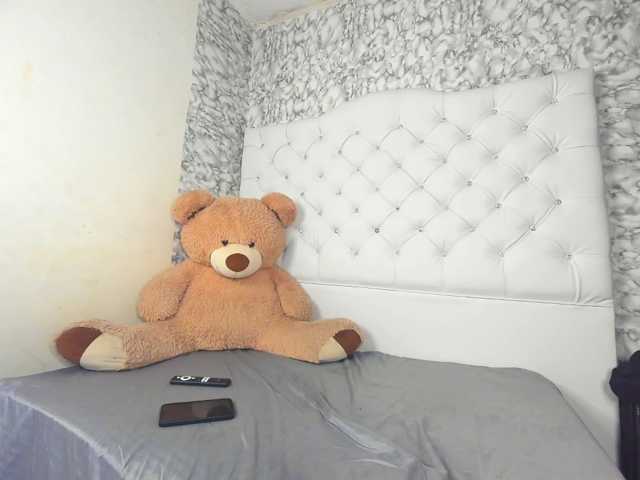 latinaMiller webcam bongacams model stream image