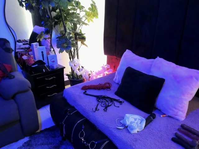 SusanaFlame live cam preview