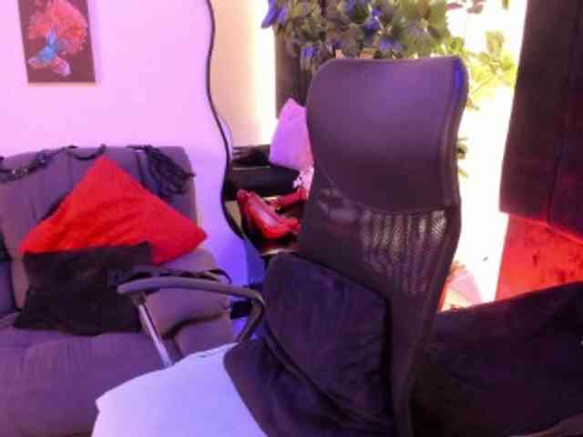 SusanaFlame webcam