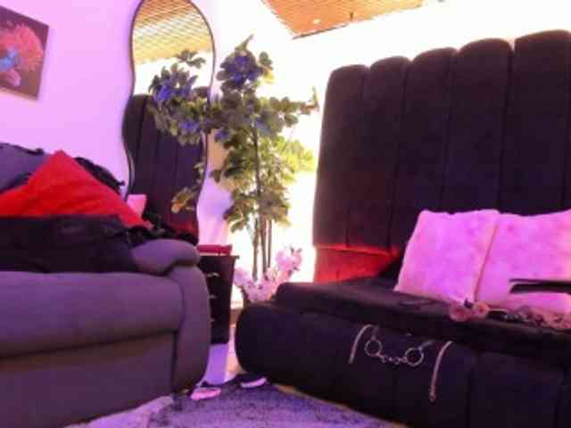 SusanaFlame webcam
