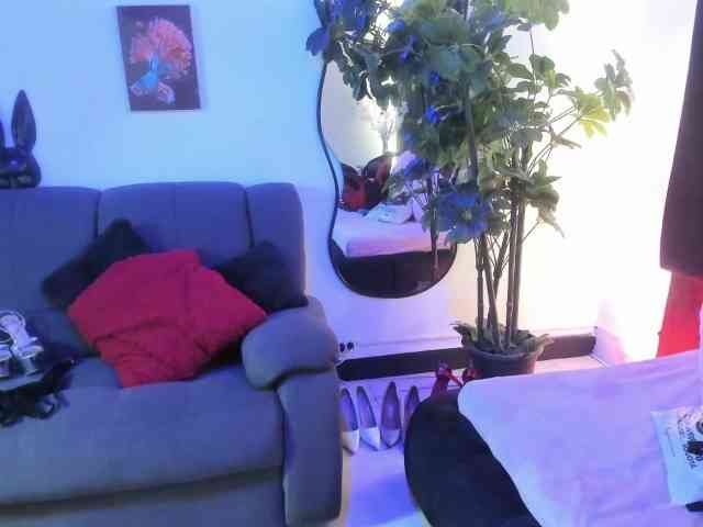 SusanaFlame webcam