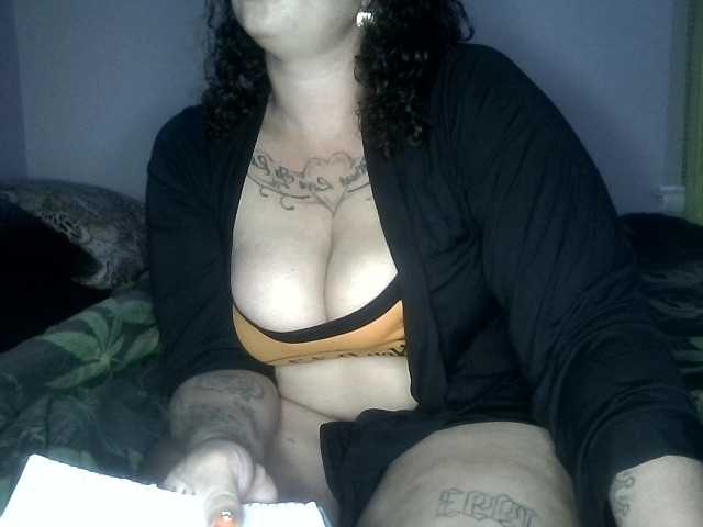 redboneshawtyy live cam on BongaCams