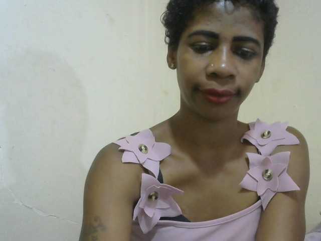 Anitahw live cam on BongaCams