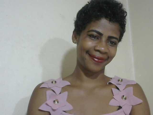Anitahw live cam on BongaCams