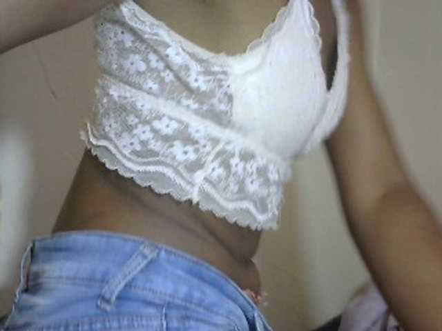 Anitahw live cam on BongaCams