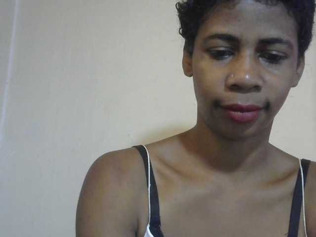 Anitahw, en directo ahora en BongaCams