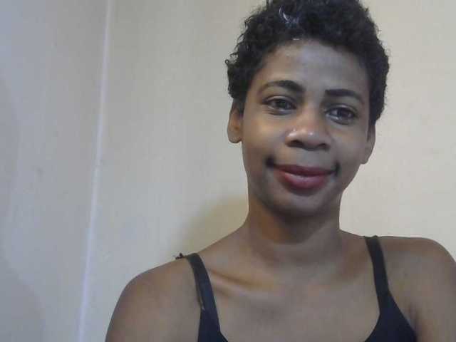 Anitahw, en directo ahora en BongaCams