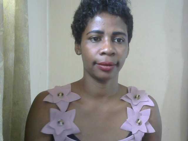 Anitahw live cam on BongaCams