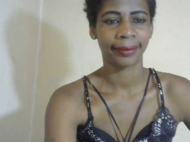 Anitahw live cam on BongaCams