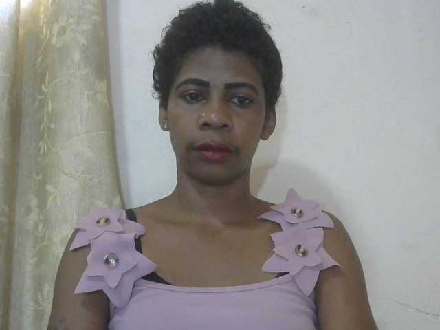Anitahw live cam on BongaCams