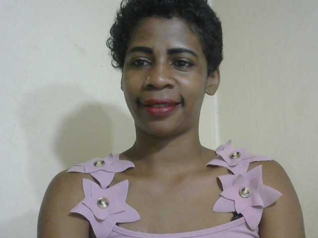 Anitahw live cam on BongaCams