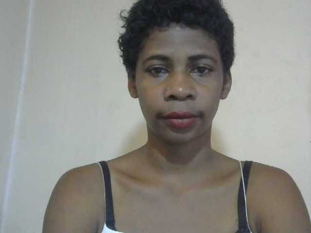 Anitahw, en directo ahora en BongaCams
