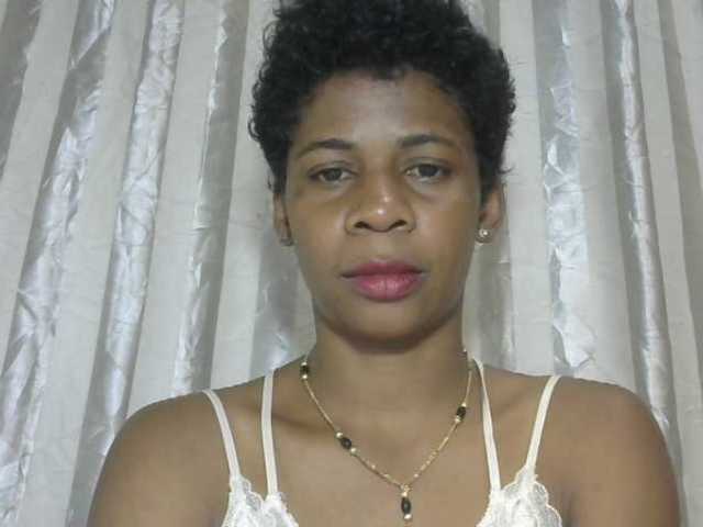 Anitahw live cam on BongaCams