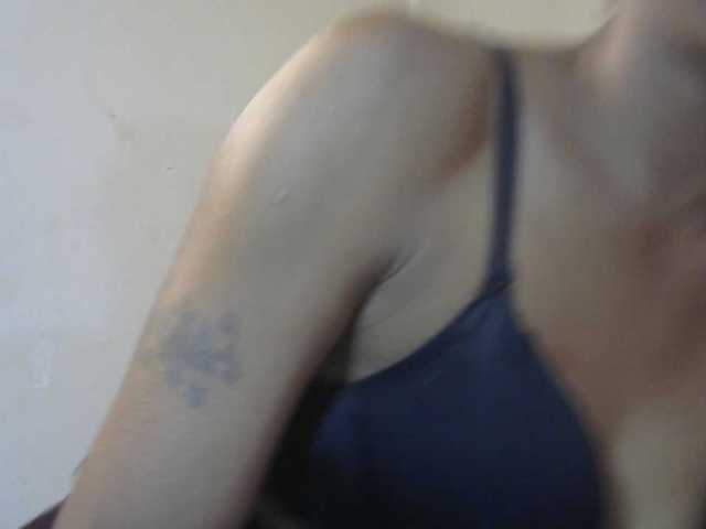 Anitahw live cam on BongaCams