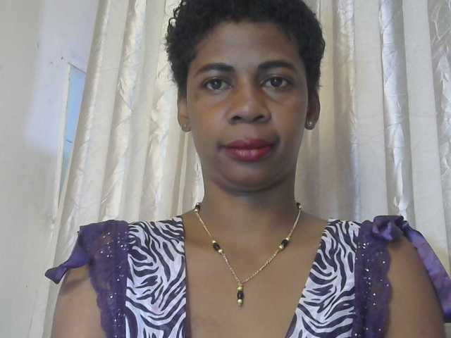 Anitahw live cam on BongaCams