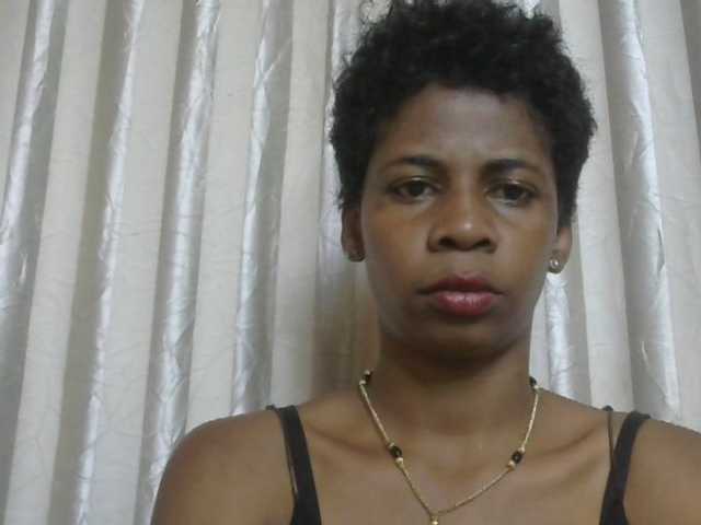 Anitahw live cam on BongaCams
