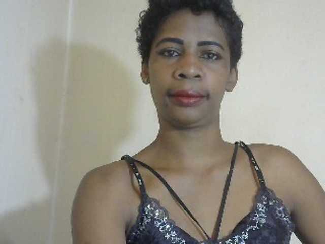 Anitahw live cam on BongaCams