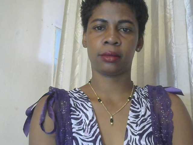 Anitahw live cam on BongaCams