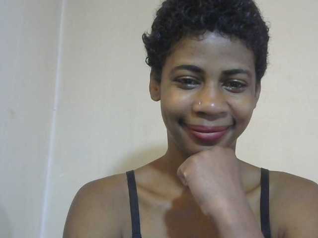 Anitahw, en directo ahora en BongaCams