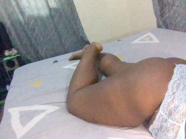 Cumpiee live cam on BongaCams