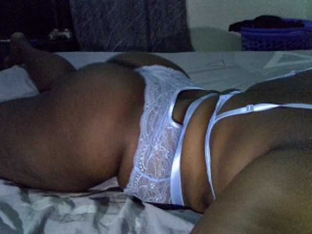 Cumpiee live cam on BongaCams
