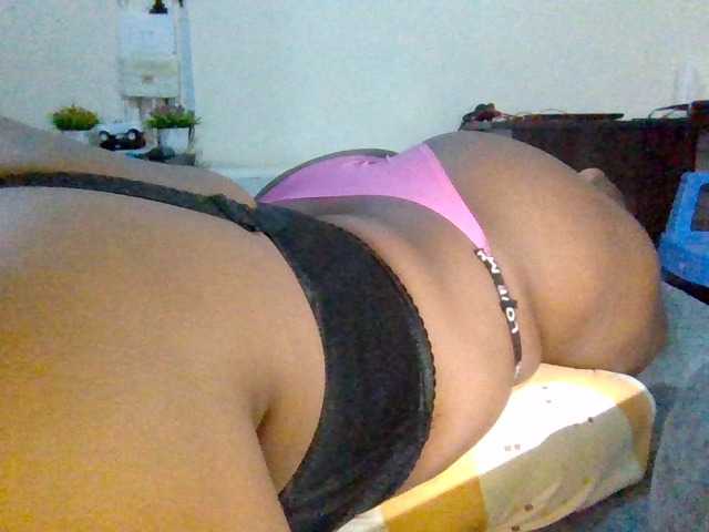 Cumpiee, live now on BongaCams