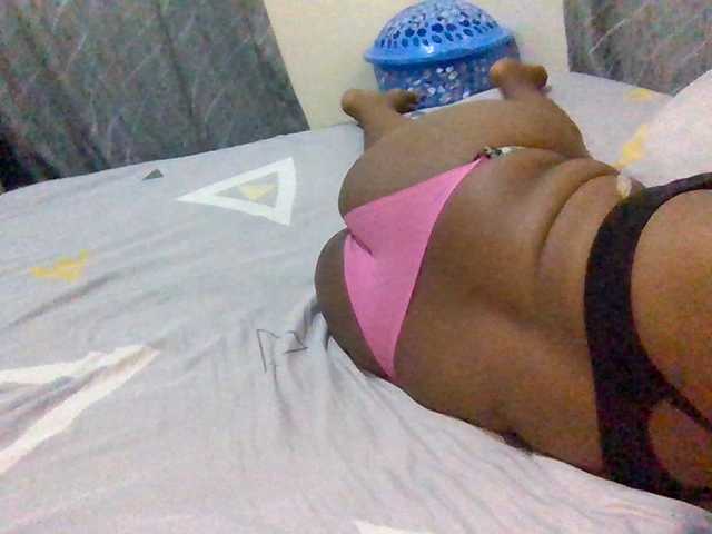 Cumpiee live cam on BongaCams
