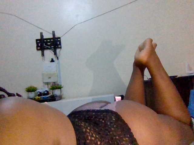 Cumpiee live cam on BongaCams