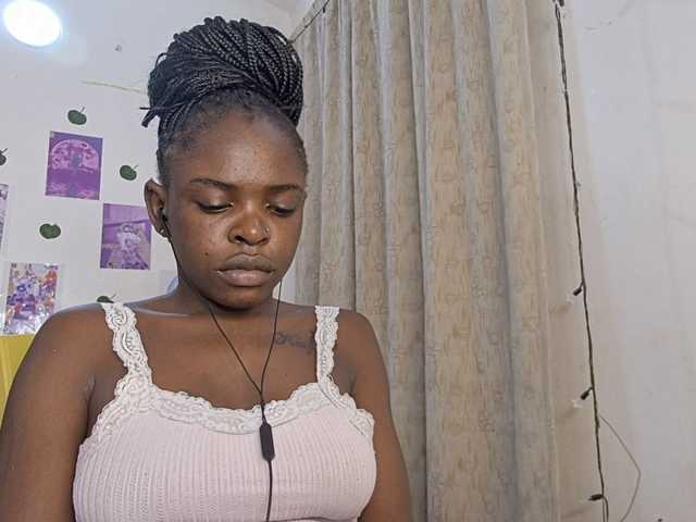 Makaylah webcam bongacams model stream image