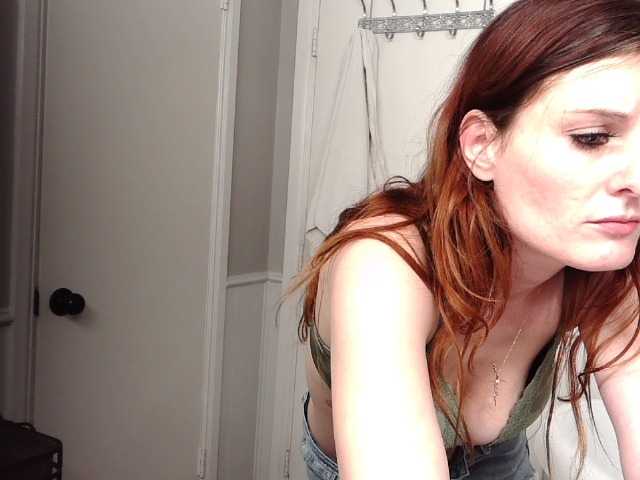 Bella-rozes live cam on BongaCams
