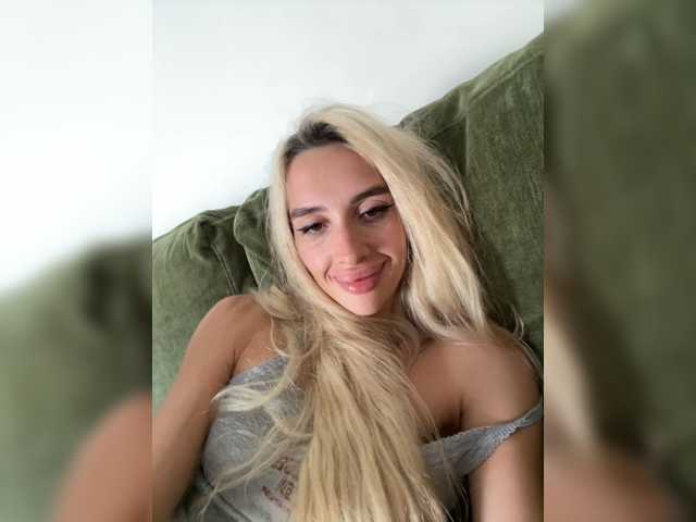 TeenyCat, live now on BongaCams