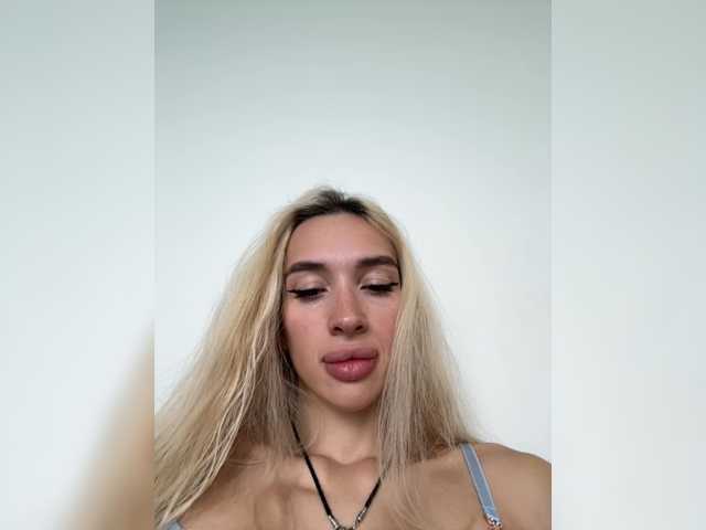 TeenyCat live cam on BongaCams