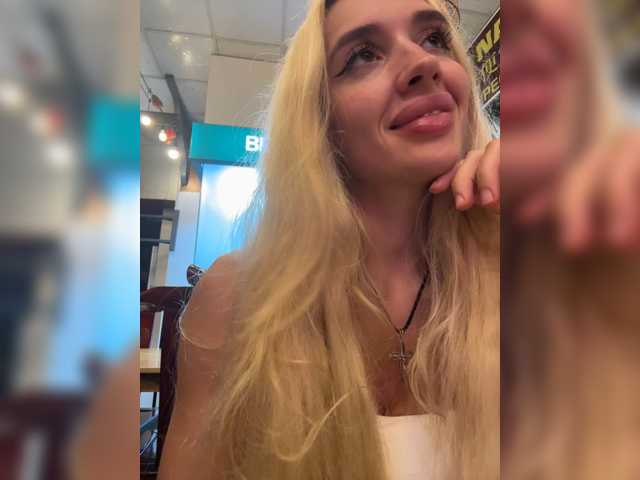 TeenyCat, live now on BongaCams