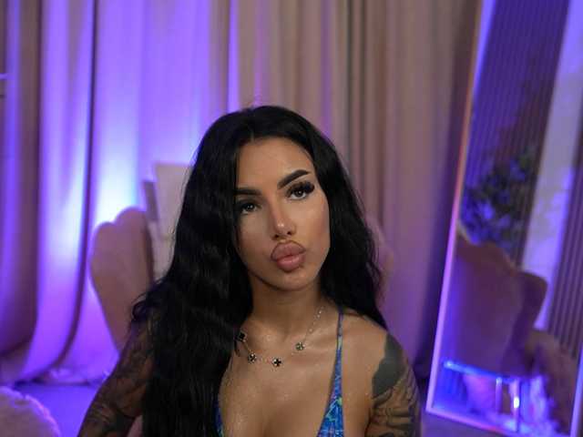 JessyFoxy, live now on BongaCams