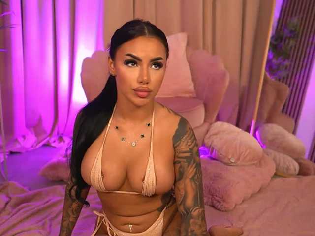 JessyFoxy live cam on BongaCams