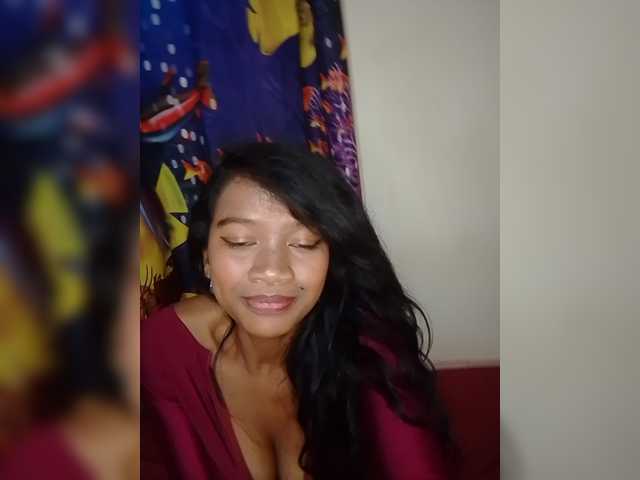 Leillaa live cam on BongaCams