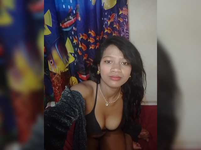 Leillaa live cam on BongaCams