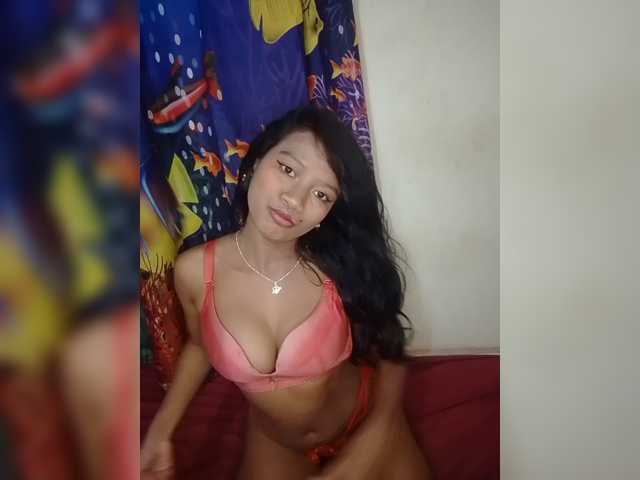 Leillaa live cam on BongaCams