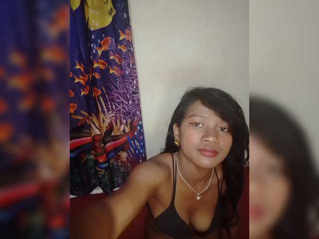 Leillaa live cam on BongaCams