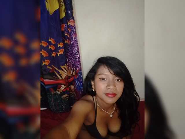 Leillaa live cam on BongaCams