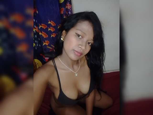 Leillaa live cam on BongaCams