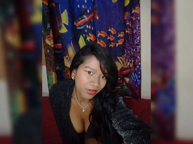 Leillaa live cam on BongaCams