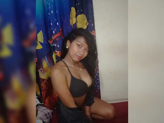 Leillaa live cam preview