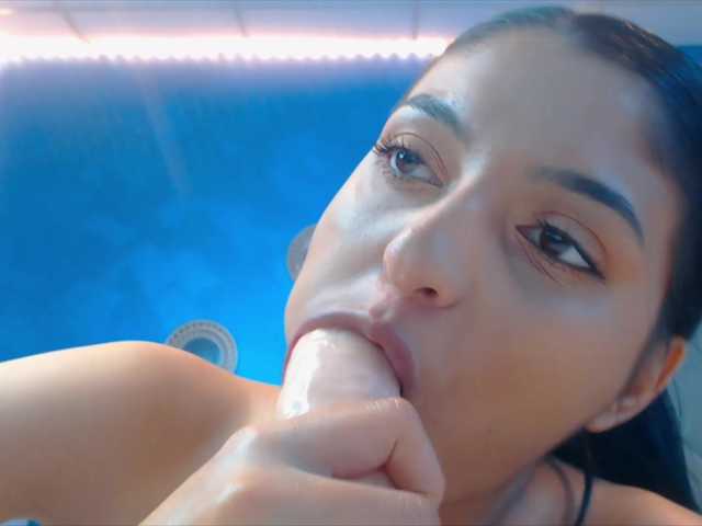 ambraloong live cam on BongaCams
