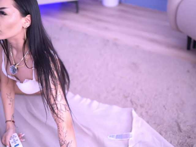 ElaBellanotte live cam on BongaCams