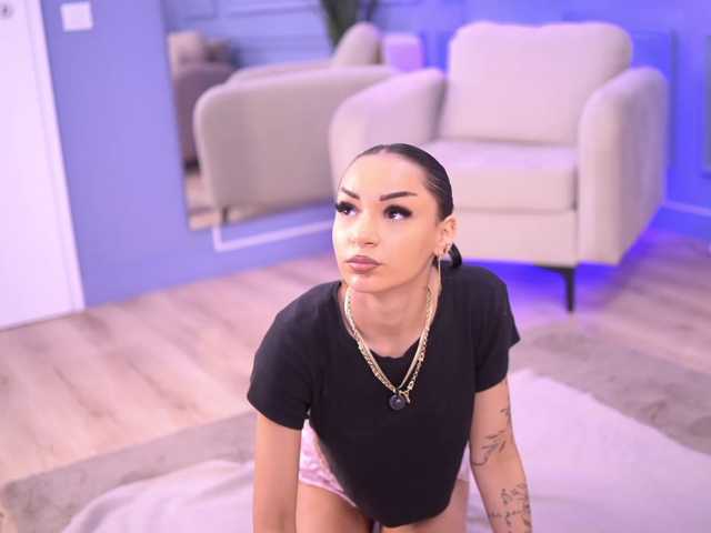 ElaBellanotte live cam on BongaCams