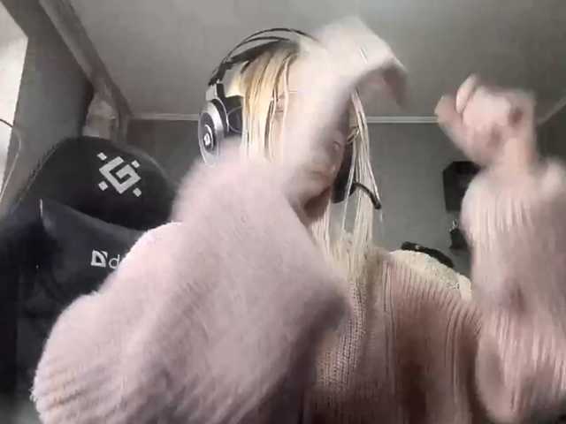 RomonaDoggette live cam on BongaCams