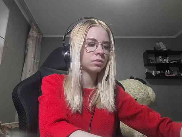 RomonaDoggette webcam