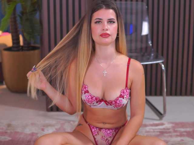 NinaDulcinea webcam