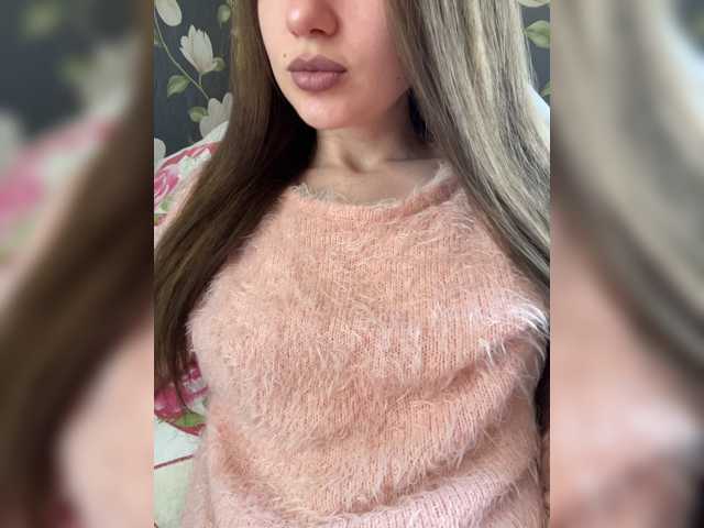 Margo--1, live now on BongaCams